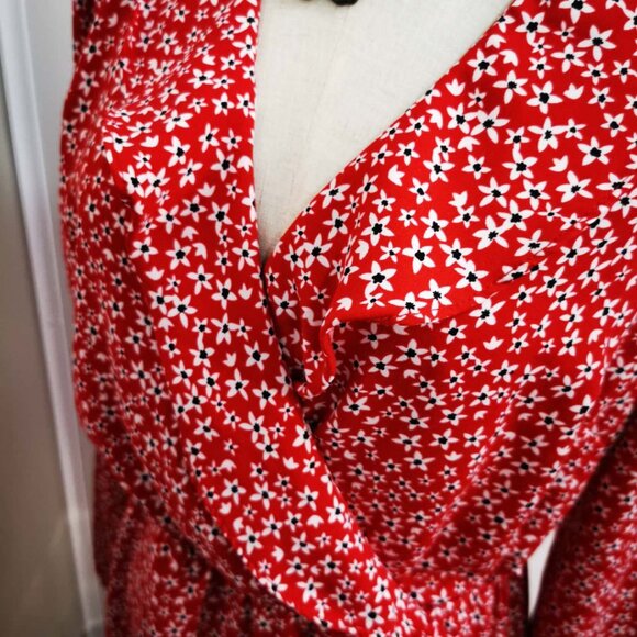 Dynamite Bright Red Floral Ruffle Wrap Long Sleeve Dress(M) - Picture 6 of 10